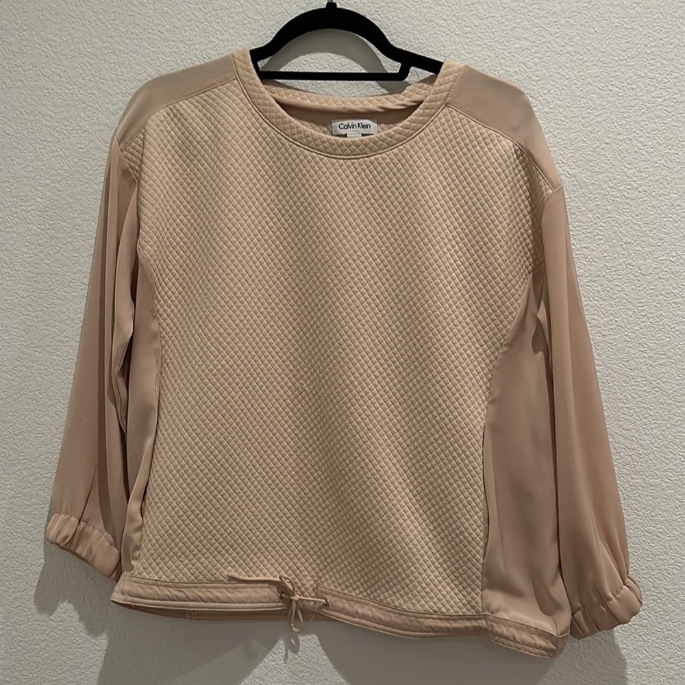 Pre-owned light pink size small sweatshirt quilted /polyester with pocke…